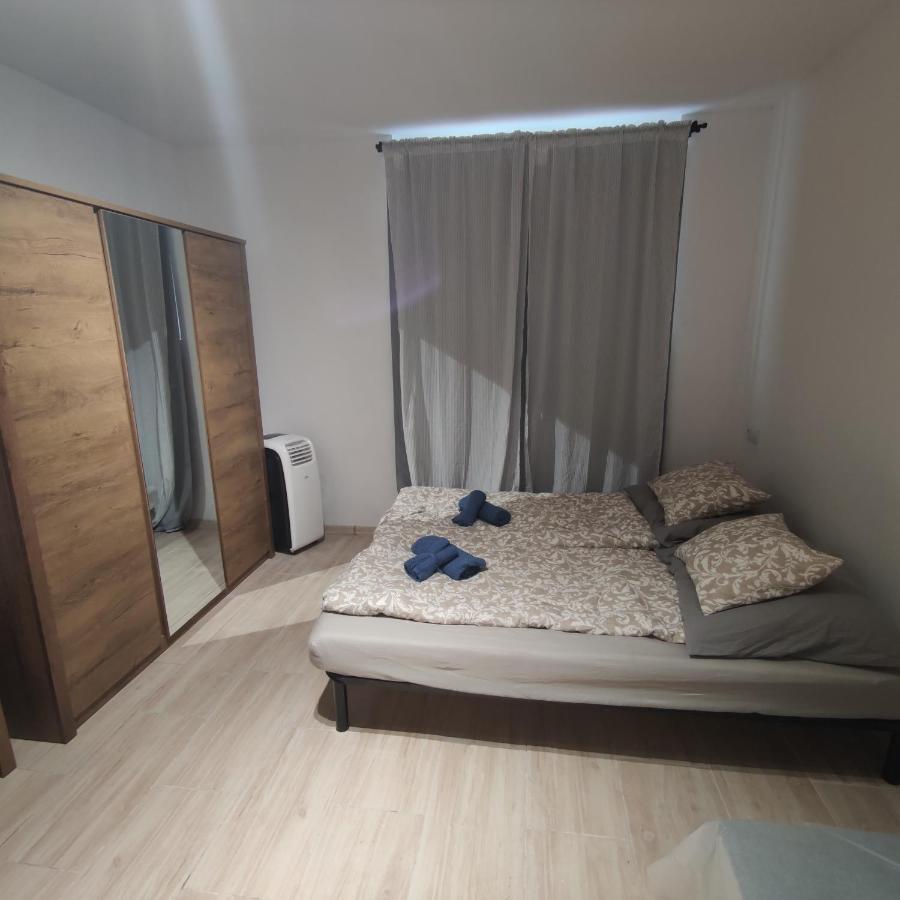 White Rose Studio Basement Apartment บูดาเปสต์ ภายนอก รูปภาพ