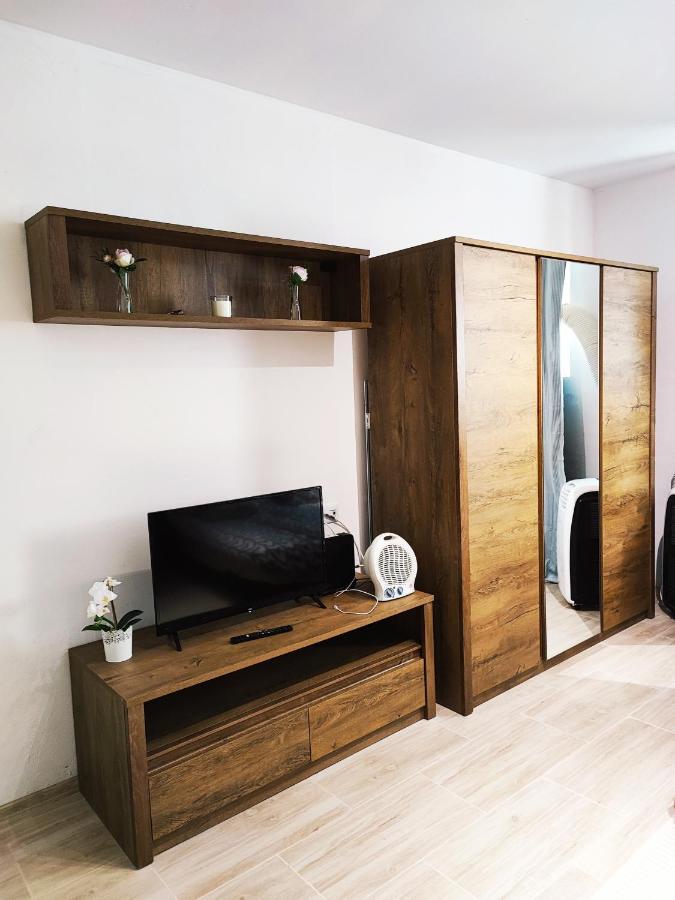 White Rose Studio Basement Apartment บูดาเปสต์ ภายนอก รูปภาพ
